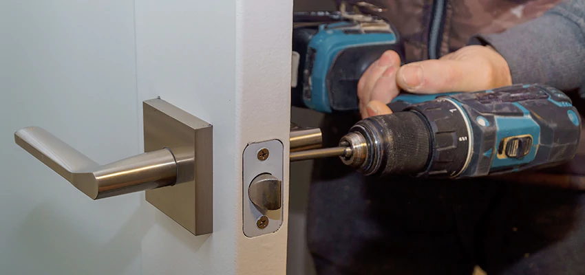 Broken Door Handle Lock Repair in Moorpark, California