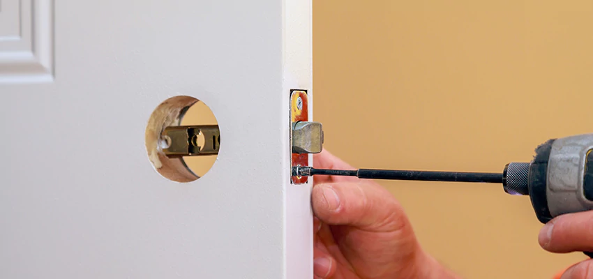 Stuck Door Knobs Repair in Moorpark, CA